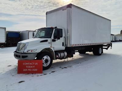 International MV607 26 ft Box Truck - 280HP, 6 Speed Automatic, Roll up Door, Liftgate