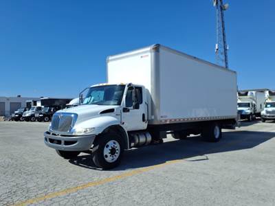 International MV607 26 ft Box Truck - 240HP, 6 Speed Automatic, Roll up Door, Liftgate