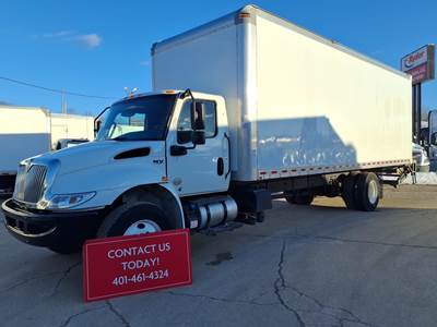 International MV607 26 ft Box Truck - 240HP, 6 Speed Automatic, Roll up Door, Liftgate