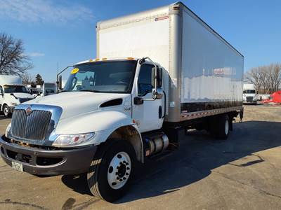 International MV607 26 ft Box Truck - 240HP, 6 Speed Automatic, Roll up Door, Liftgate