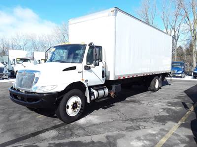 International MV607 26 ft Box Truck - 280HP, 6 Speed Automatic, Roll up Door, Liftgate