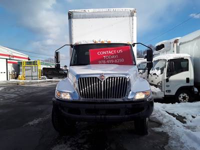 International MV607 26 ft Box Truck - 280HP, 6 Speed Automatic, Roll up Door, Liftgate