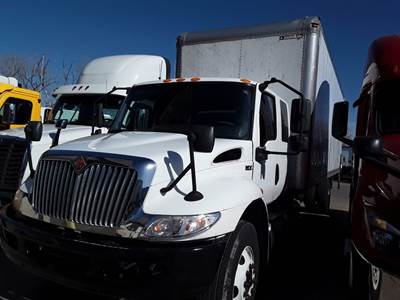 International MV607 26 ft Box Truck - 240HP, 6 Speed Automatic, Roll up Door, Liftgate