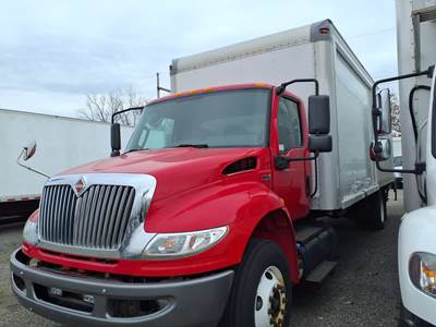 International MV607 26 ft Box Truck - 270HP, 6 Speed Automatic, Roll up Door, Liftgate