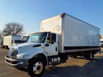 International MV607 26 ft Box Truck - 280HP, 6 Speed Automatic, Roll up Door, Liftgate