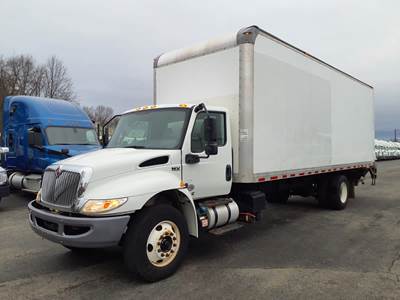 International MV607 26 ft Box Truck - 280HP, 6 Speed Automatic, Roll up Door, Liftgate