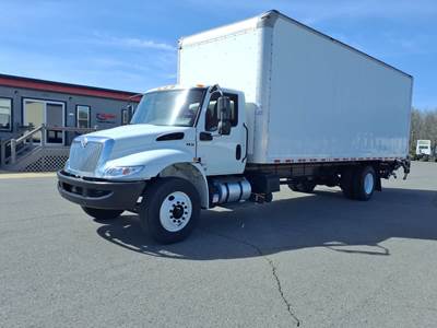 International MV607 26 ft Box Truck - 240HP, 6 Speed Automatic, Roll up Door, Liftgate