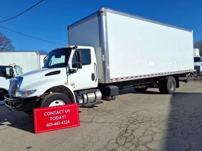 International MV607 26 ft Box Truck - 240HP, 6 Speed Automatic, Roll up Door, Liftgate