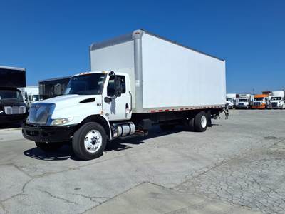 International MV607 26 ft Box Truck - 280HP, 6 Speed Automatic, Roll up Door, Liftgate
