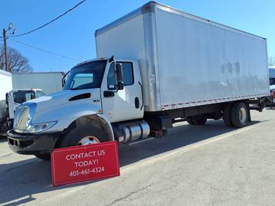 International MV607 26 ft Box Truck - 240HP, 6 Speed Automatic, Roll up Door, Liftgate