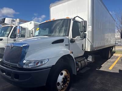 International MV607 26 ft Box Truck - 240HP, 6 Speed Automatic, Roll up Door, Liftgate