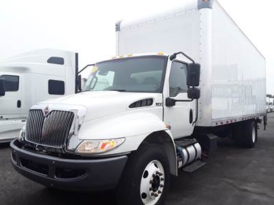 International MV607 26 ft Box Truck - 240HP, 6 Speed Automatic, Roll up Door, Liftgate