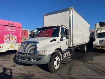 International MV607 26 ft Box Truck - 240HP, 6 Speed Automatic, Roll up Door, Liftgate