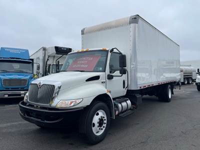 International MV607 26 ft Box Truck - 240HP, 6 Speed Automatic, Roll up Door, Liftgate