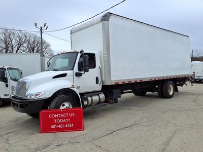 International MV607 26 ft Box Truck - 240HP, 6 Speed Automatic, Roll up Door, Liftgate
