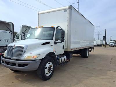 International MV607 26 ft Box Truck - 240HP, 6 Speed Automatic, Roll up Door, Liftgate