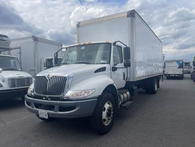 International MV607 26 ft Box Truck - 240HP, 6 Speed Automatic, Roll up Door, Liftgate