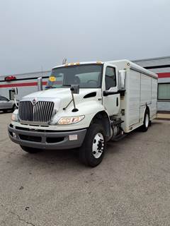 International MV607 15 ft Box Truck - 260HP, 6 Speed Automatic