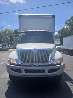 International MV607 26 ft Box Truck - 240HP, 6 Speed Automatic, Roll up Door, Liftgate