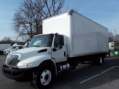 International MV607 26 ft Box Truck - 280HP, 6 Speed Automatic, Roll up Door, Liftgate