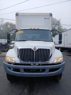 International MV607 26 ft Box Truck - 280HP, 6 Speed Automatic, Roll up Door, Liftgate