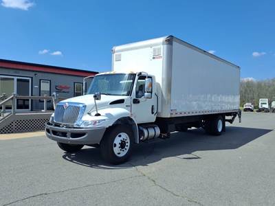 International MV607 26 ft Box Truck - 240HP, 6 Speed Automatic, Roll up Door, Liftgate