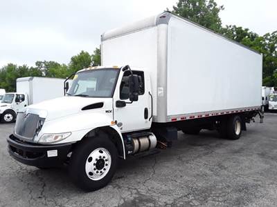 International MV607 26 ft Box Truck - 280HP, 6 Speed Automatic, Roll up Door, Liftgate