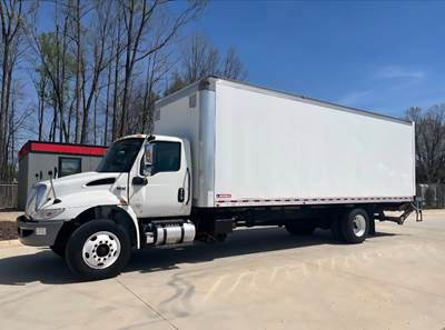 International MV607 26 ft Box Truck - 240HP, 6 Speed Automatic, Roll up Door, Liftgate