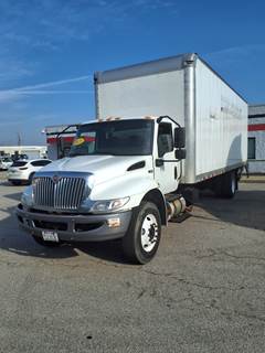International MV607 26 ft Box Truck - 240HP, 6 Speed Automatic, Roll up Door, Liftgate