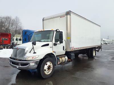 International MV607 26 ft Box Truck - 240HP, 6 Speed Automatic, Roll up Door, Liftgate