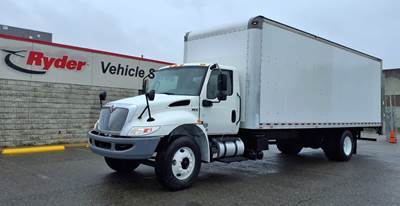 International MV607 26 ft Box Truck - 240HP, 7 Speed Automatic, Roll up Door, Liftgate