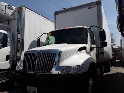 International MV607 26 ft Box Truck - 240HP, 6 Speed Automatic, Swing Door