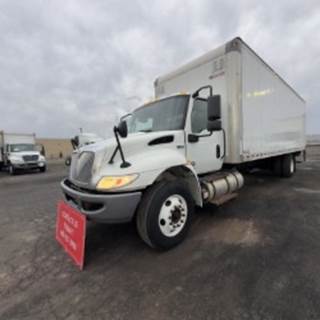 International MV607 28 ft Box Truck - 240HP, 6 Speed Automatic, Roll up Door, Liftgate