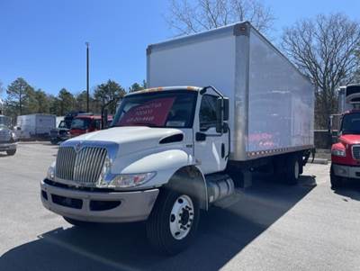 International MV607 26 ft Box Truck - 240HP, 6 Speed Automatic, Roll up Door, Liftgate