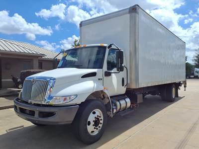 International MV607 26 ft Box Truck - 240HP, 6 Speed Automatic, Roll up Door, Liftgate