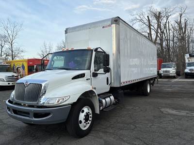 International MV607 26 ft Box Truck - 240HP, 6 Speed Automatic, Roll up Door, Liftgate