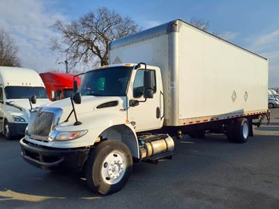 International MV607 26 ft Box Truck - 240HP, 6 Speed Automatic, Roll up Door, Liftgate