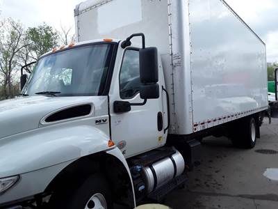 International MV607 26 ft Box Truck - 240HP, 6 Speed Automatic, Roll up Door, Liftgate