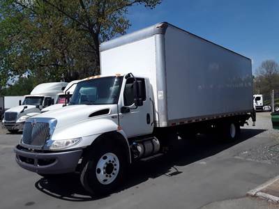 International MV607 26 ft Box Truck - 240HP, 6 Speed Automatic, Roll up Door, Liftgate
