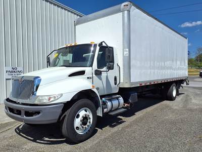 International MV607 26 ft Box Truck - 280HP, 6 Speed Automatic, Roll up Door, Liftgate
