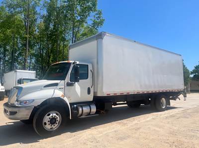 International MV607 26 ft Box Truck - 240HP, 6 Speed Automatic, Roll up Door, Liftgate
