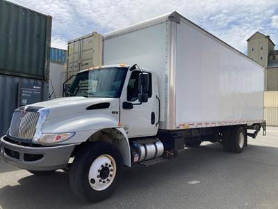 International MV607 26 ft Box Truck - 240HP, 6 Speed Automatic, Roll up Door, Liftgate