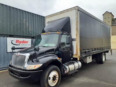 International MV607 26 ft Box Truck - 280HP, 6 Speed Automatic, Roll up Door, Liftgate