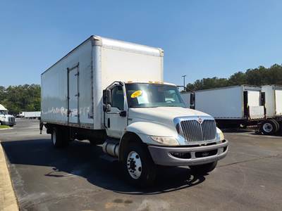 International MV607 26 ft Box Truck - 280HP, 6 Speed Automatic, Roll up Door, Liftgate