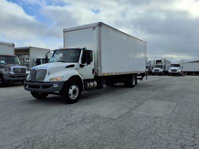 International MV607 26 ft Box Truck - 240HP, 6 Speed Automatic, Roll up Door, Liftgate