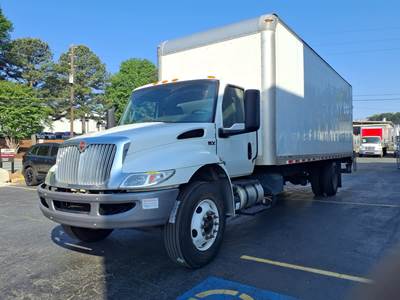 International MV607 26 ft Box Truck - 240HP, 6 Speed Automatic, Roll up Door, Liftgate