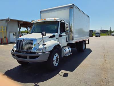 International MV607 18 ft Box Truck - 325HP, 6 Speed Automatic, Roll up Door