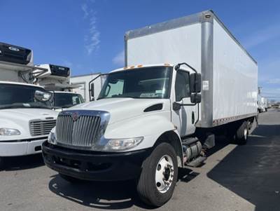 International MV607 26 ft Box Truck - 240HP, 6 Speed Automatic, Roll up Door, Liftgate