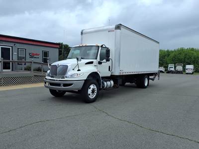 International MV607 24 ft Box Truck - 240HP, 6 Speed Automatic, Roll up Door, Liftgate