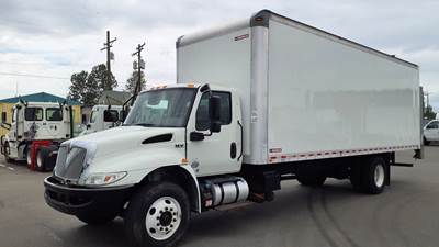 International MV607 26 ft Box Truck - 240HP, 6 Speed Automatic, Roll up Door, Liftgate
